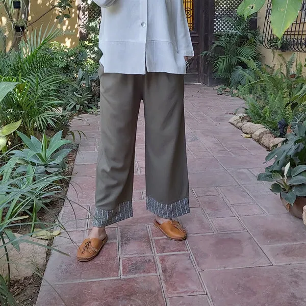 23K4 Linen Pants with Block-Printed Hem