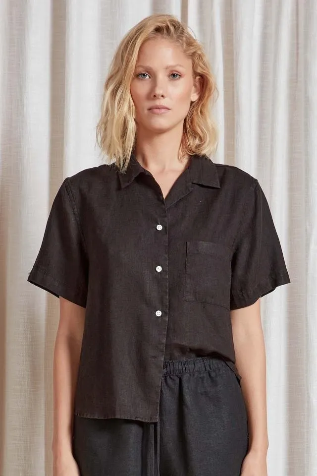 (W) Vacation Short Sleeve Linen Shirt in Black