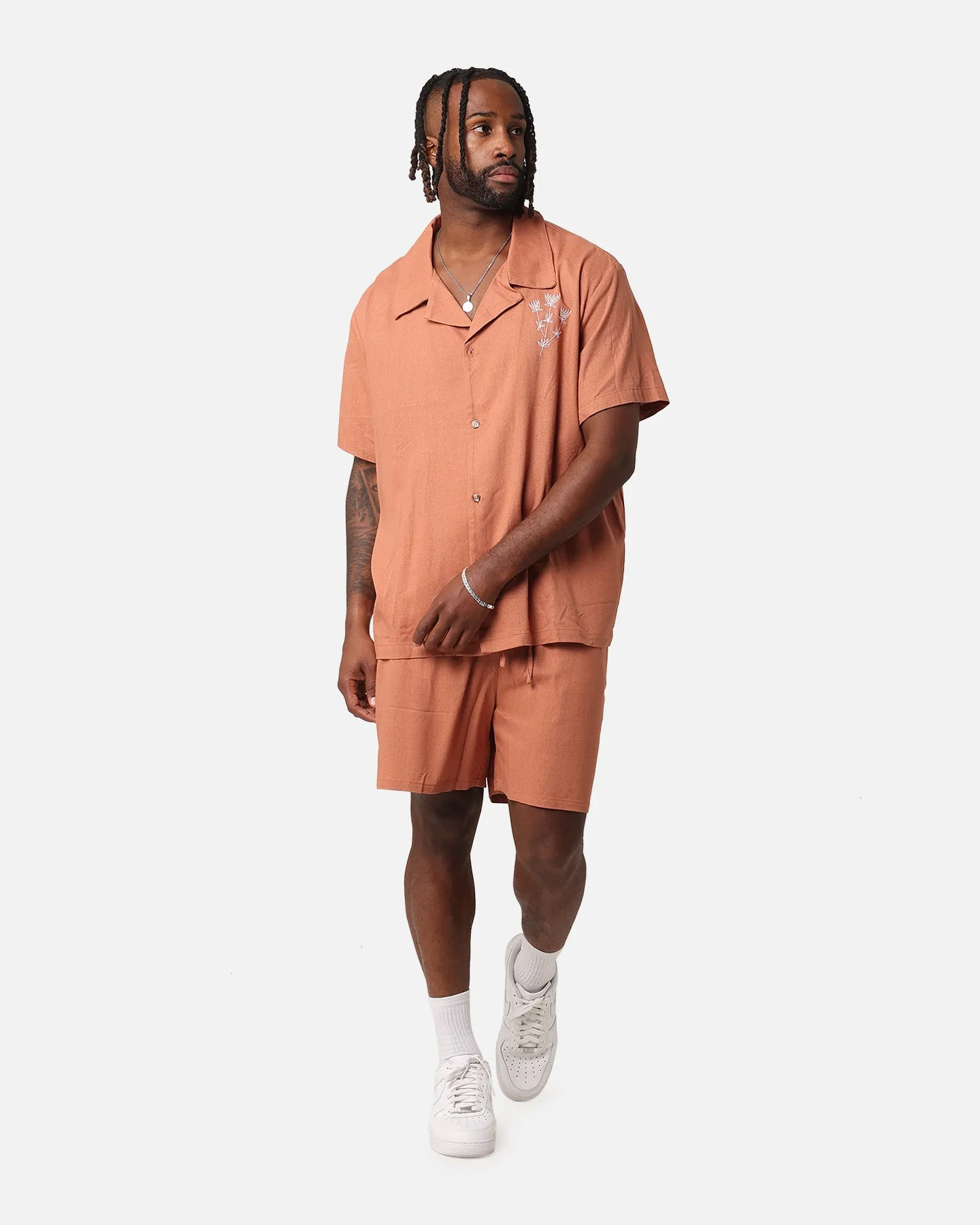 XXIII Ezrah Linen Shorts Tan